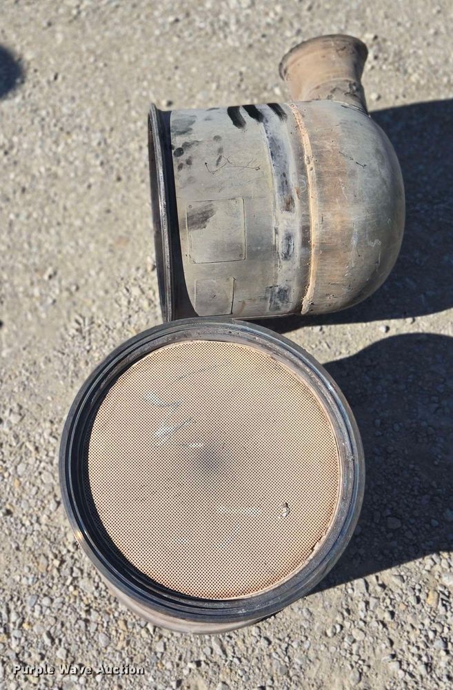 image for item EM7263 2014 Mack MRU613 refuse truck