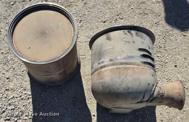 image for item EM7263 2014 Mack MRU613 refuse truck