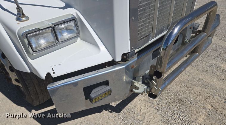 image for item EM7264 2012 Kenworth T800 semi truck