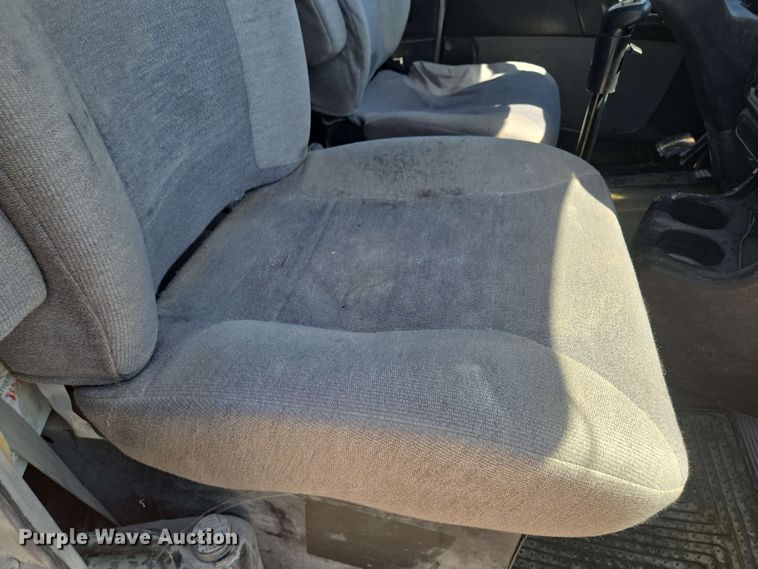 image for item EM7264 2012 Kenworth T800 semi truck