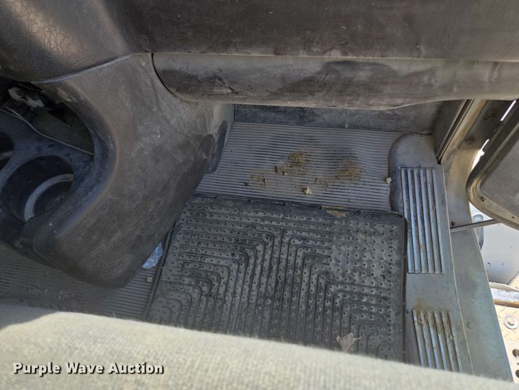 image for item EM7264 2012 Kenworth T800 semi truck