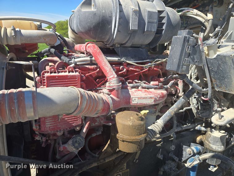 image for item EM7264 2012 Kenworth T800 semi truck