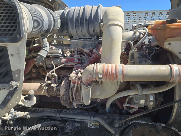 image for item EM7264 2012 Kenworth T800 semi truck