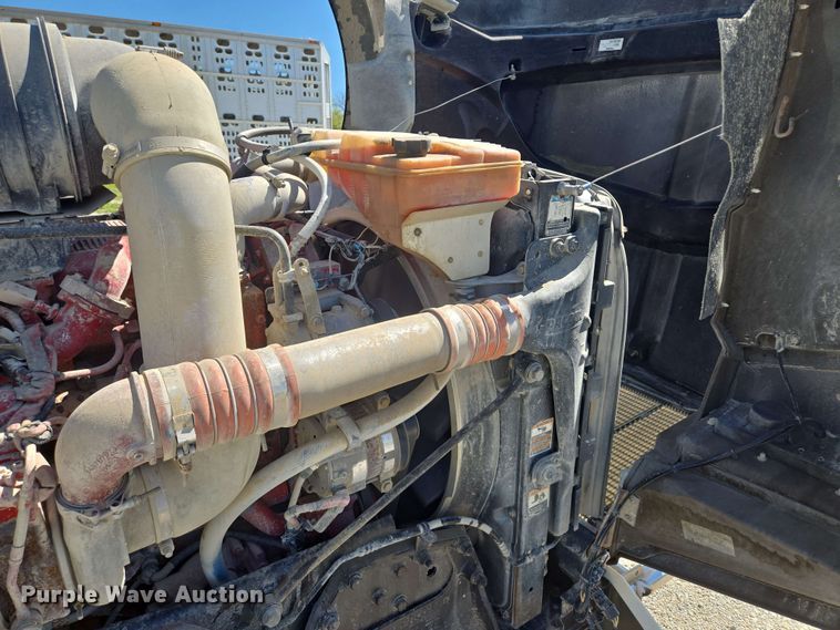 image for item EM7264 2012 Kenworth T800 semi truck