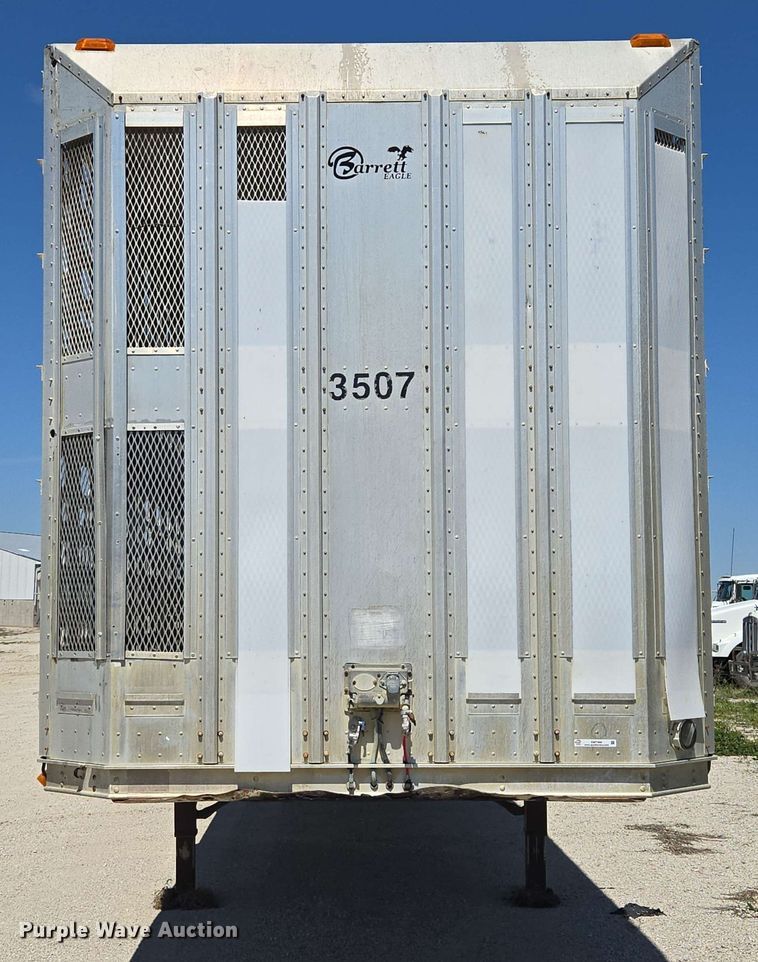 image for item EM7266 2009 Barrett livestock trailer