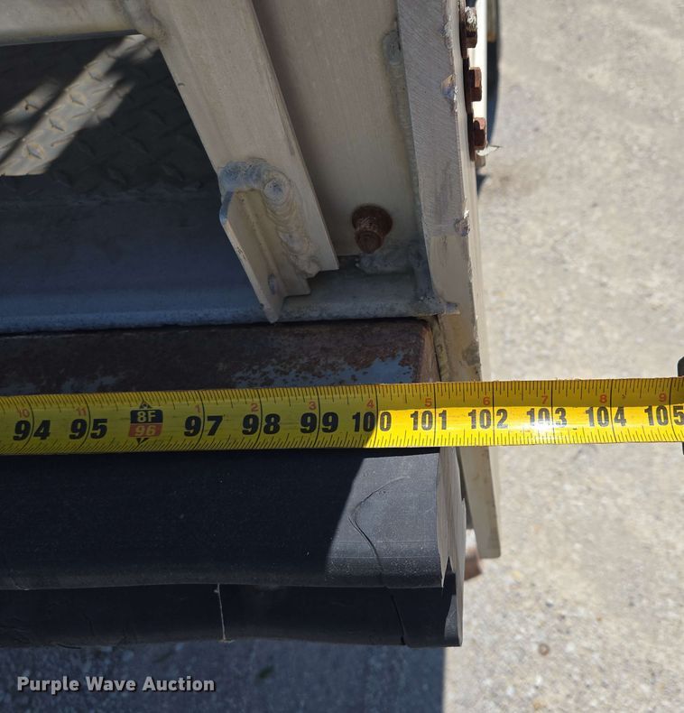 image for item EM7266 2009 Barrett livestock trailer