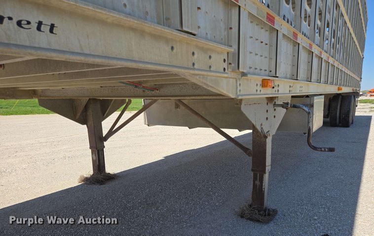 image for item EM7266 2009 Barrett livestock trailer