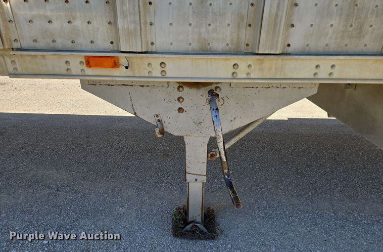 image for item EM7266 2009 Barrett livestock trailer