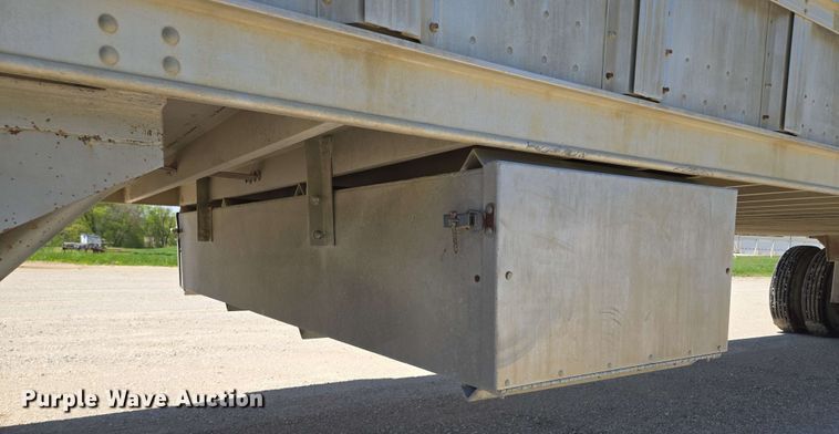 image for item EM7266 2009 Barrett livestock trailer