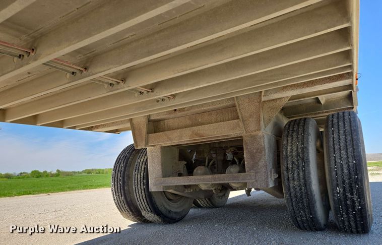 image for item EM7266 2009 Barrett livestock trailer