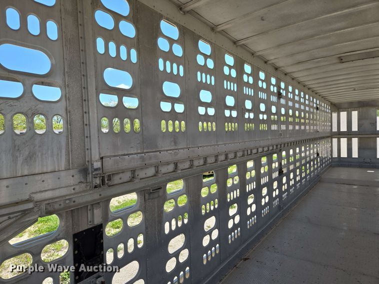 image for item EM7266 2009 Barrett livestock trailer