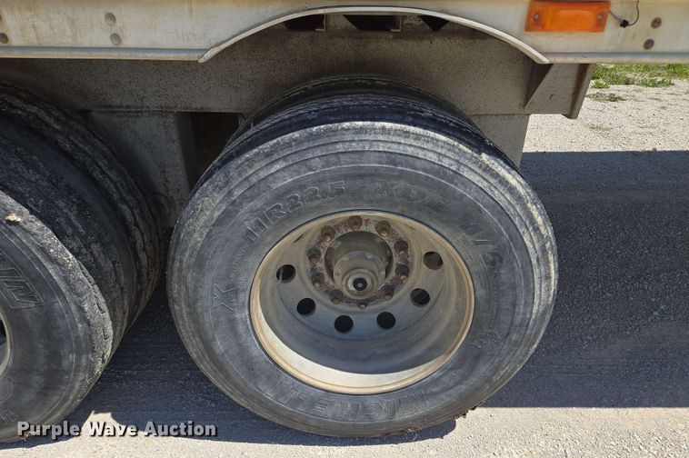 image for item EM7266 2009 Barrett livestock trailer