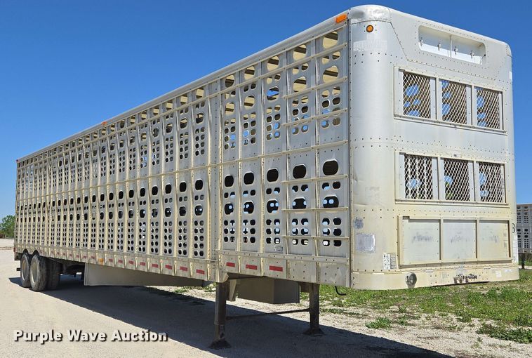 image for item EM7267 2000 Wilson livestock trailer