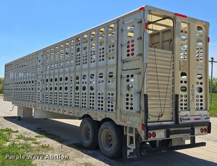 image for item EM7267 2000 Wilson livestock trailer