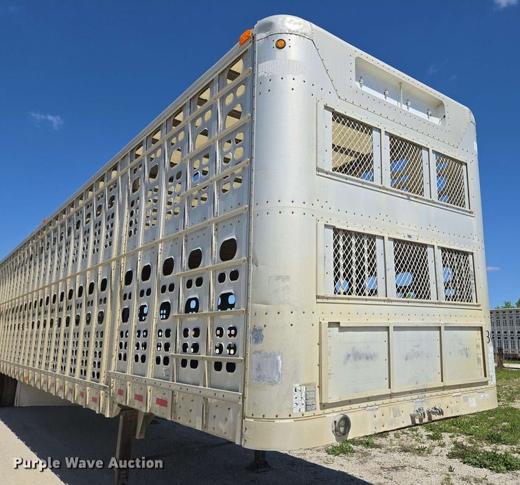 image for item EM7267 2000 Wilson livestock trailer