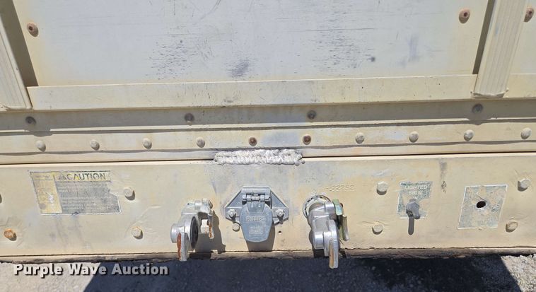 image for item EM7267 2000 Wilson livestock trailer