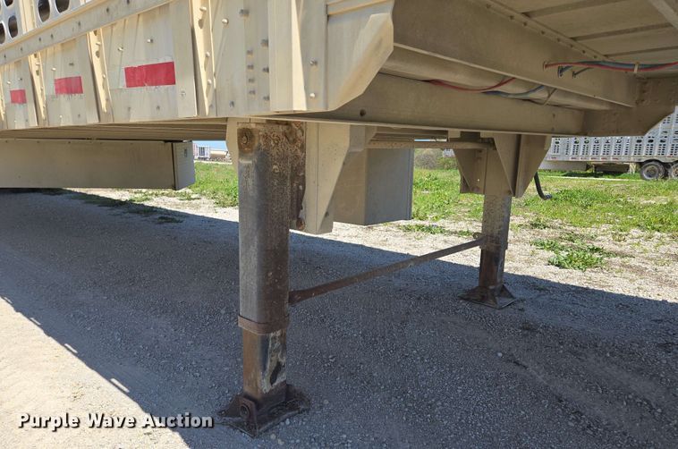 image for item EM7267 2000 Wilson livestock trailer