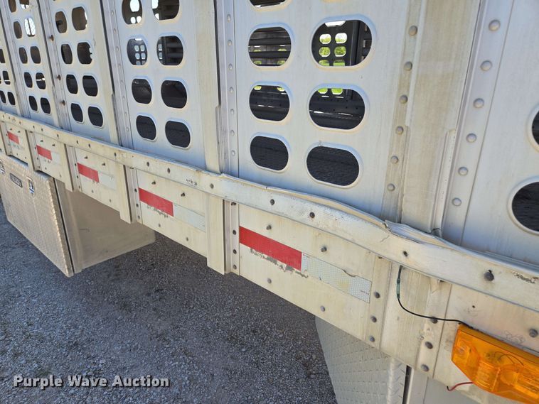 image for item EM7267 2000 Wilson livestock trailer