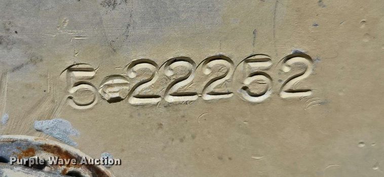 image for item EM7267 2000 Wilson livestock trailer