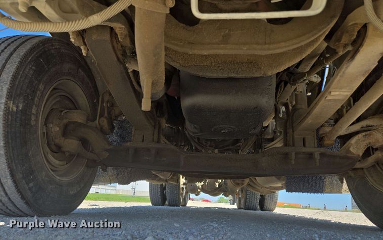 image for item EM7268 2012 Kenworth T800 semi truck