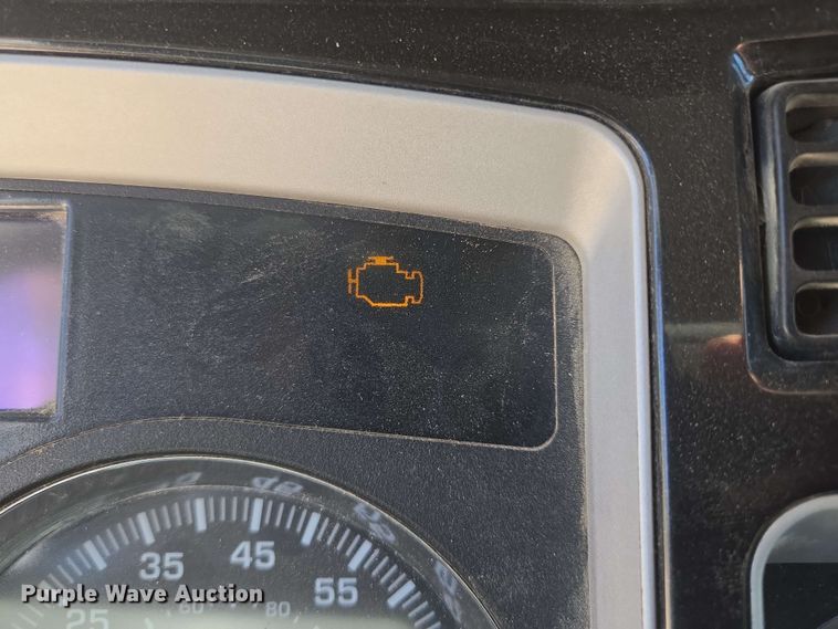 image for item EM7268 2012 Kenworth T800 semi truck