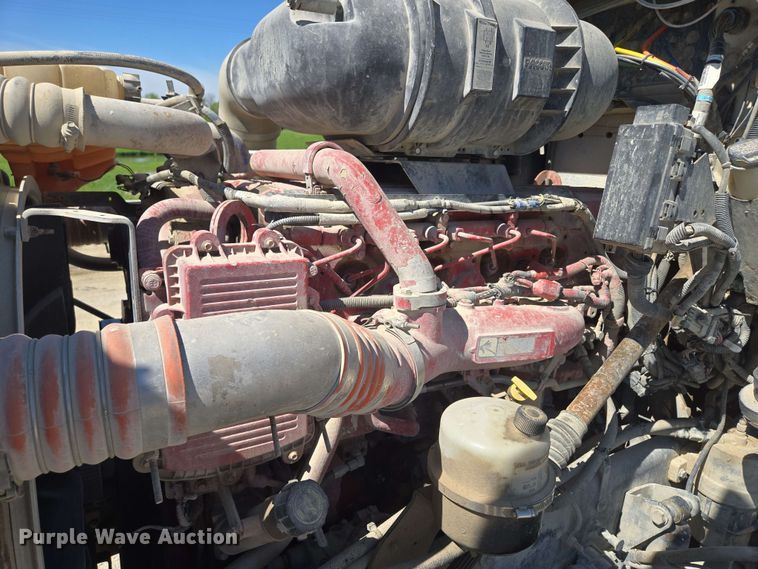 image for item EM7268 2012 Kenworth T800 semi truck