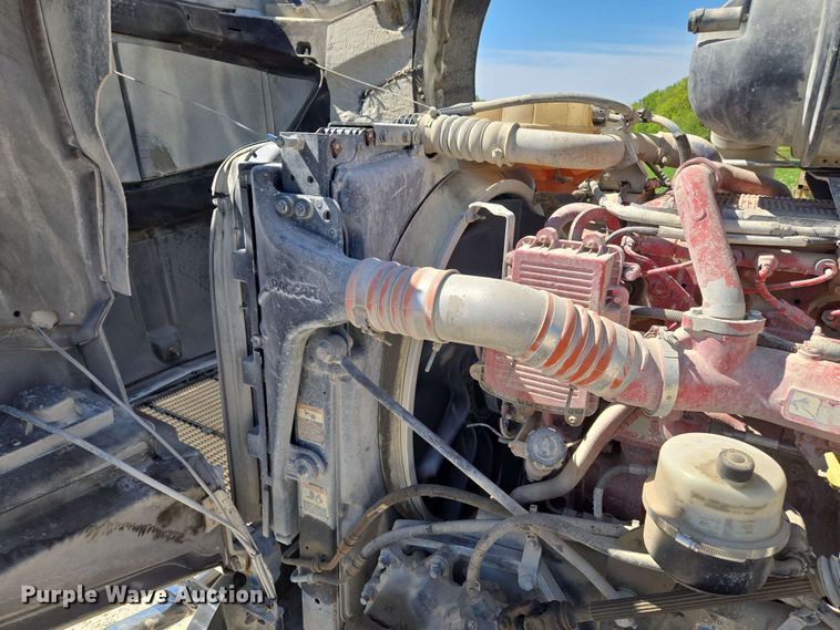 image for item EM7268 2012 Kenworth T800 semi truck