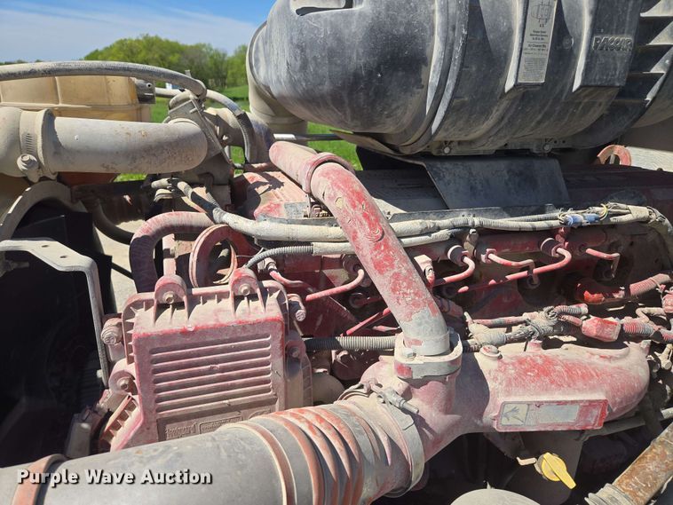 image for item EM7268 2012 Kenworth T800 semi truck