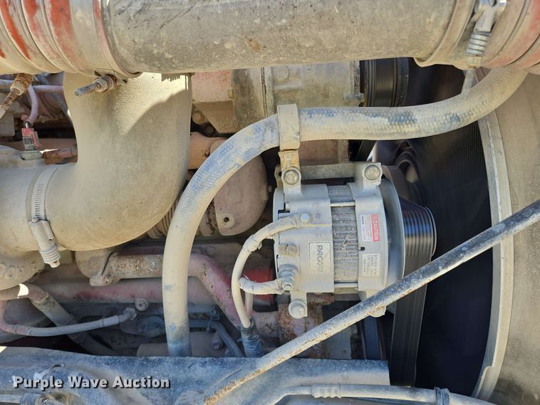 image for item EM7268 2012 Kenworth T800 semi truck