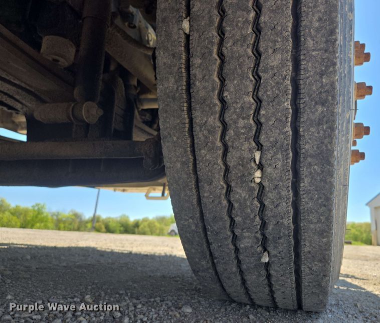 image for item EM7268 2012 Kenworth T800 semi truck