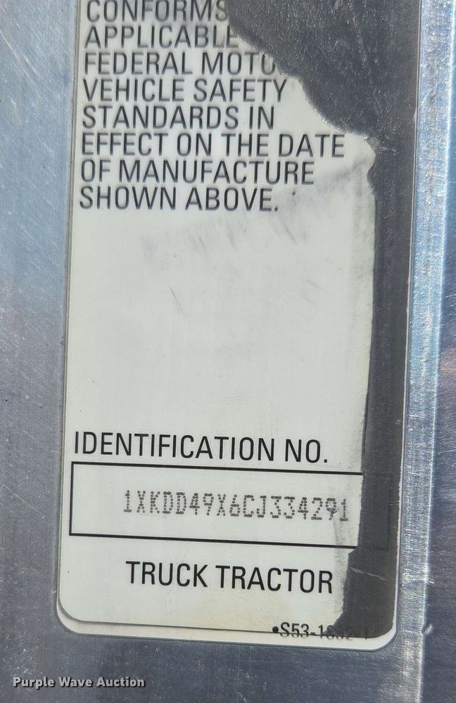 image for item EM7268 2012 Kenworth T800 semi truck