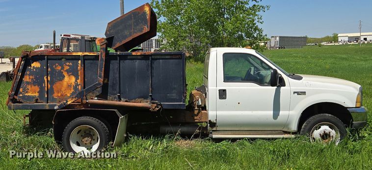 image for item EM7269 1999 Ford F450 Super Duty dump truck