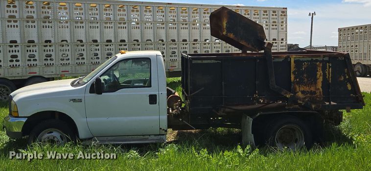 image for item EM7269 1999 Ford F450 Super Duty dump truck