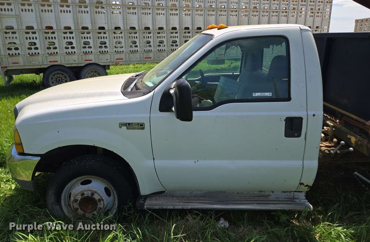 image for item EM7269 1999 Ford F450 Super Duty dump truck