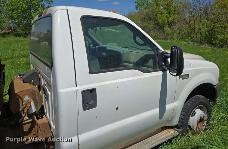 image for item EM7269 1999 Ford F450 Super Duty dump truck