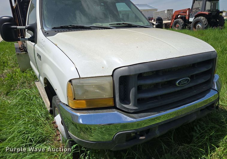 image for item EM7269 1999 Ford F450 Super Duty dump truck