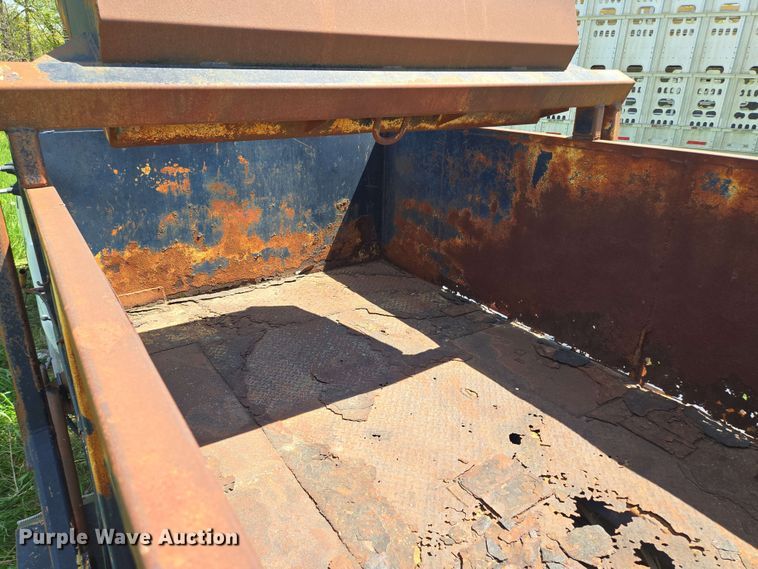 image for item EM7269 1999 Ford F450 Super Duty dump truck