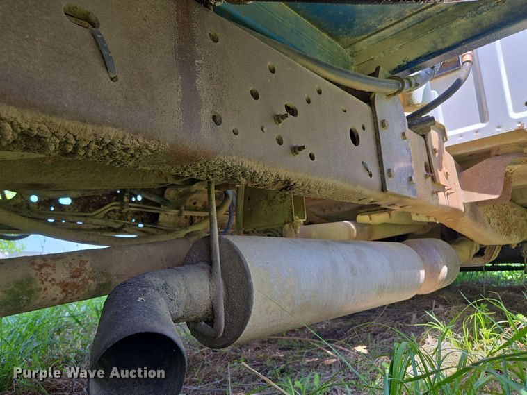 image for item EM7269 1999 Ford F450 Super Duty dump truck