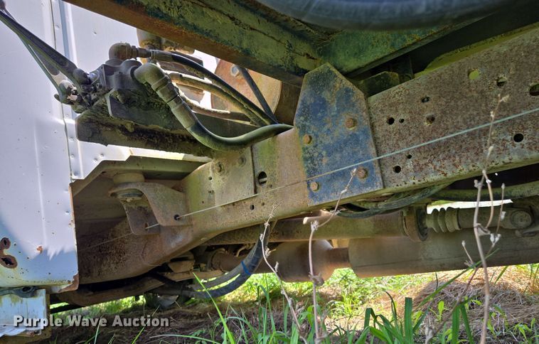 image for item EM7269 1999 Ford F450 Super Duty dump truck