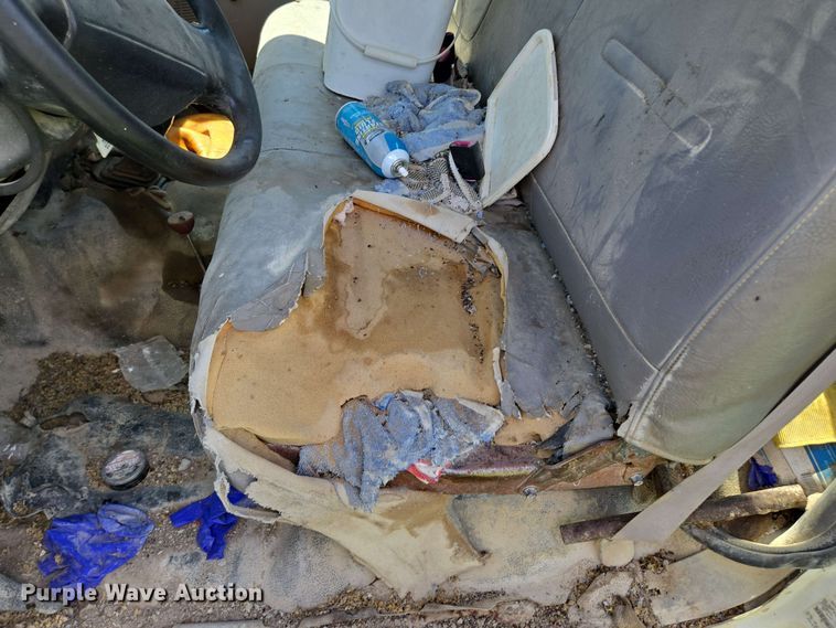 image for item EM7269 1999 Ford F450 Super Duty dump truck