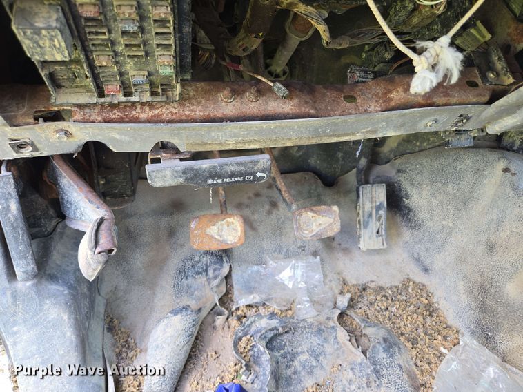 image for item EM7269 1999 Ford F450 Super Duty dump truck