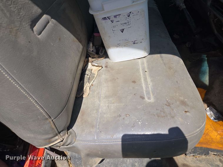 image for item EM7269 1999 Ford F450 Super Duty dump truck