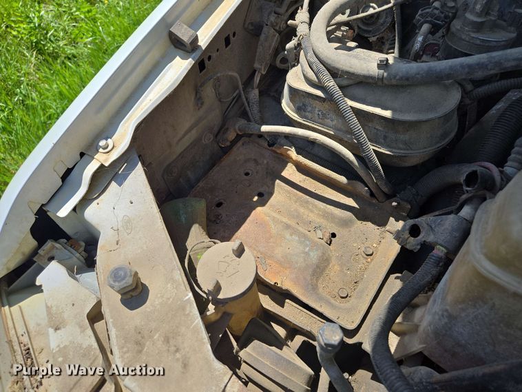 image for item EM7269 1999 Ford F450 Super Duty dump truck