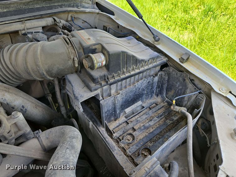 image for item EM7269 1999 Ford F450 Super Duty dump truck