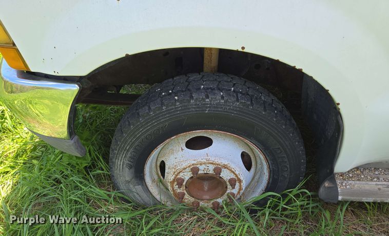 image for item EM7269 1999 Ford F450 Super Duty dump truck