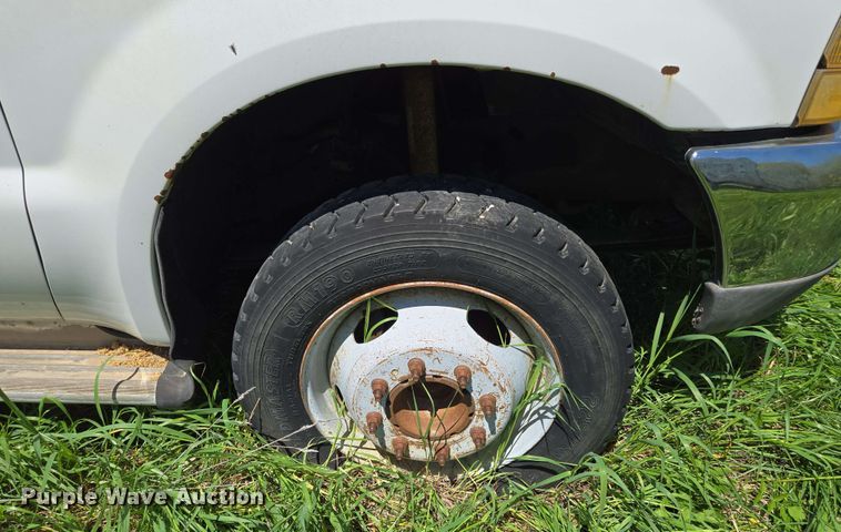 image for item EM7269 1999 Ford F450 Super Duty dump truck