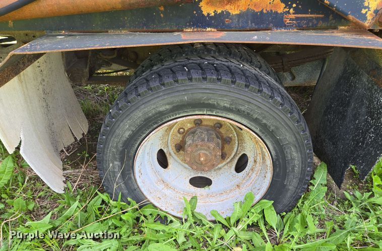 image for item EM7269 1999 Ford F450 Super Duty dump truck