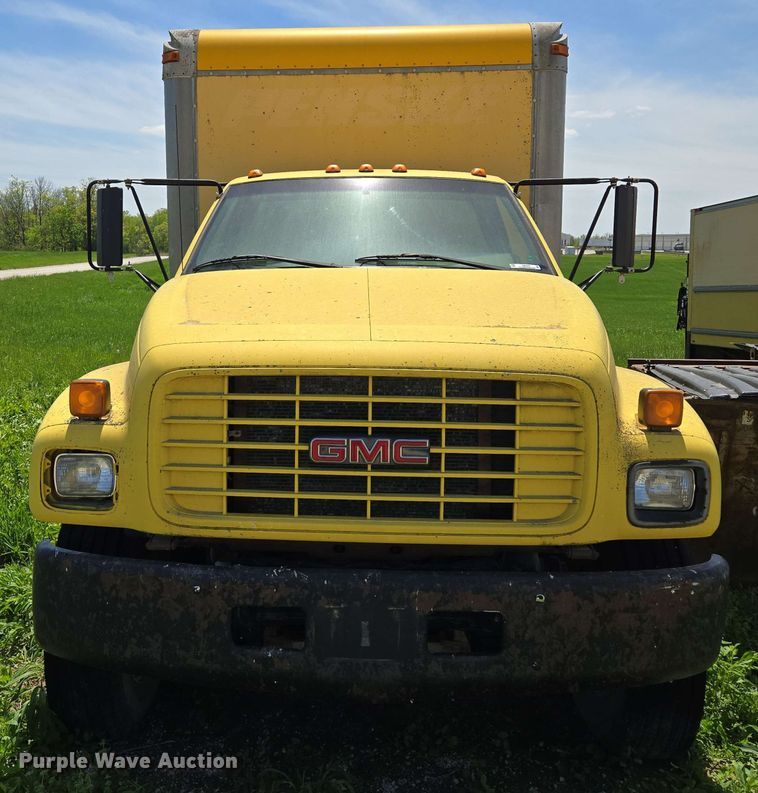 image for item EM7270 2002 GMC C6500 box truck