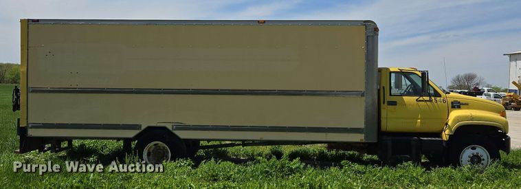 image for item EM7270 2002 GMC C6500 box truck