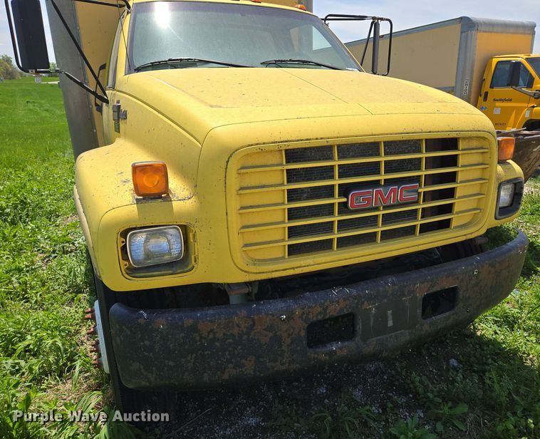 image for item EM7270 2002 GMC C6500 box truck